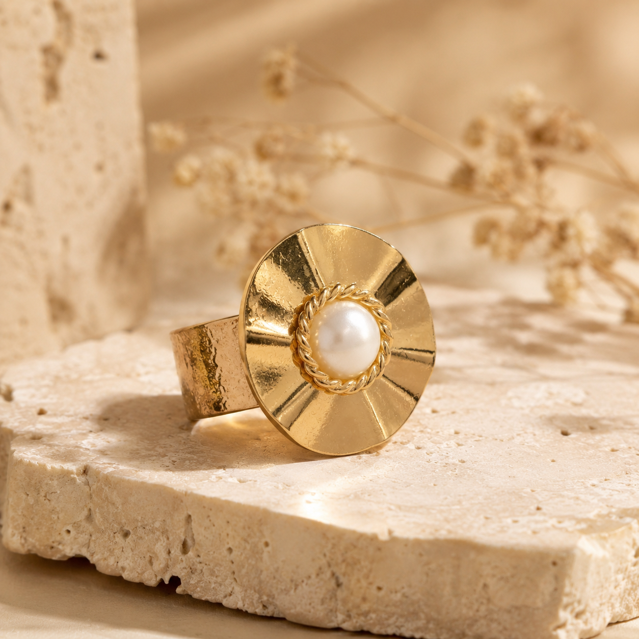 Golden Halo Pearl Ring