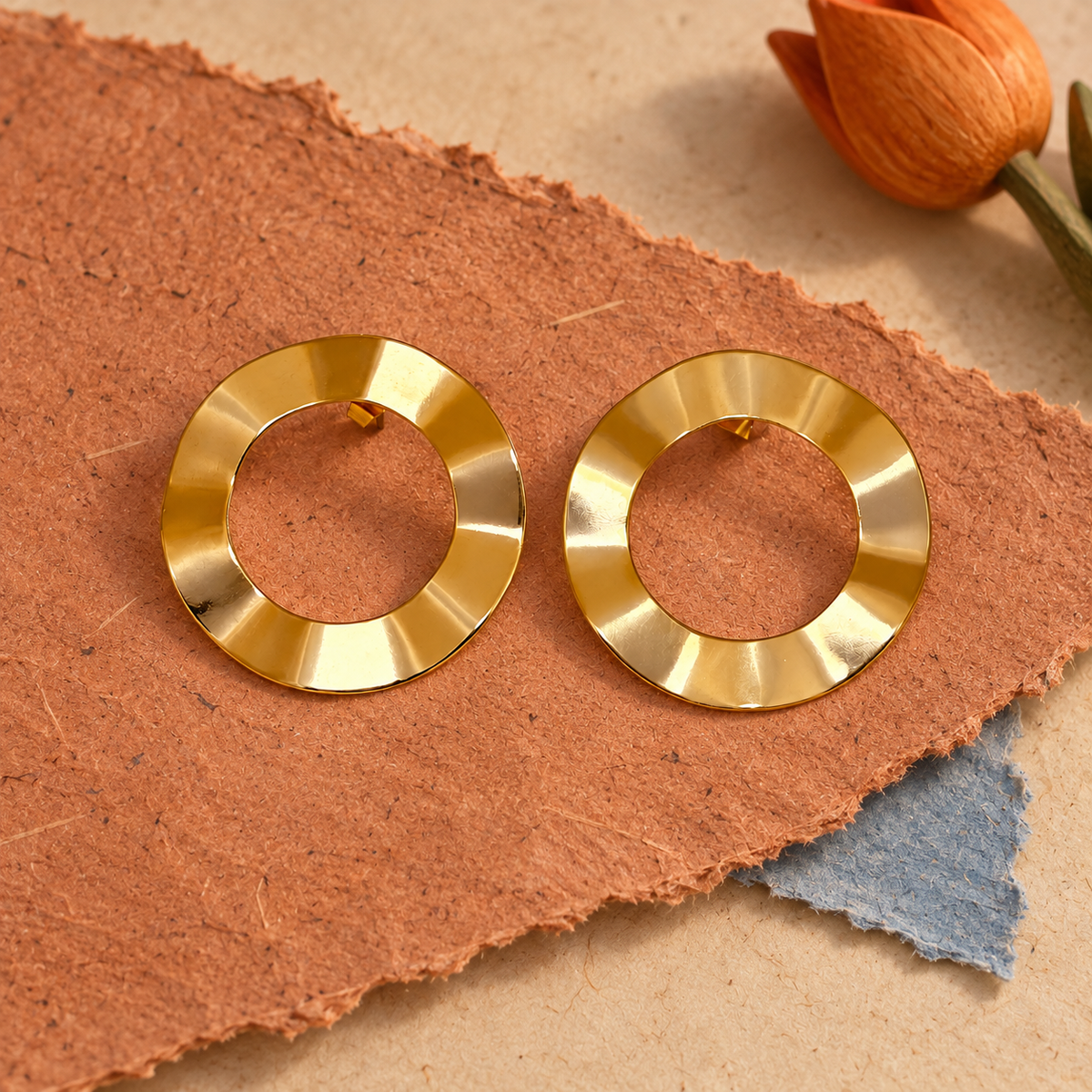 Golden Wave Halo Studs
