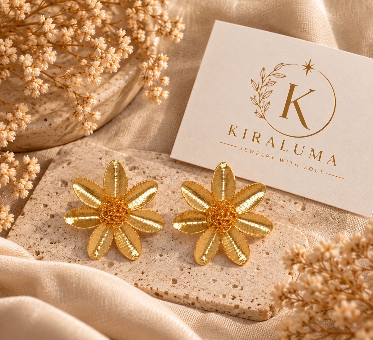 Golden Daisy Nest Studs