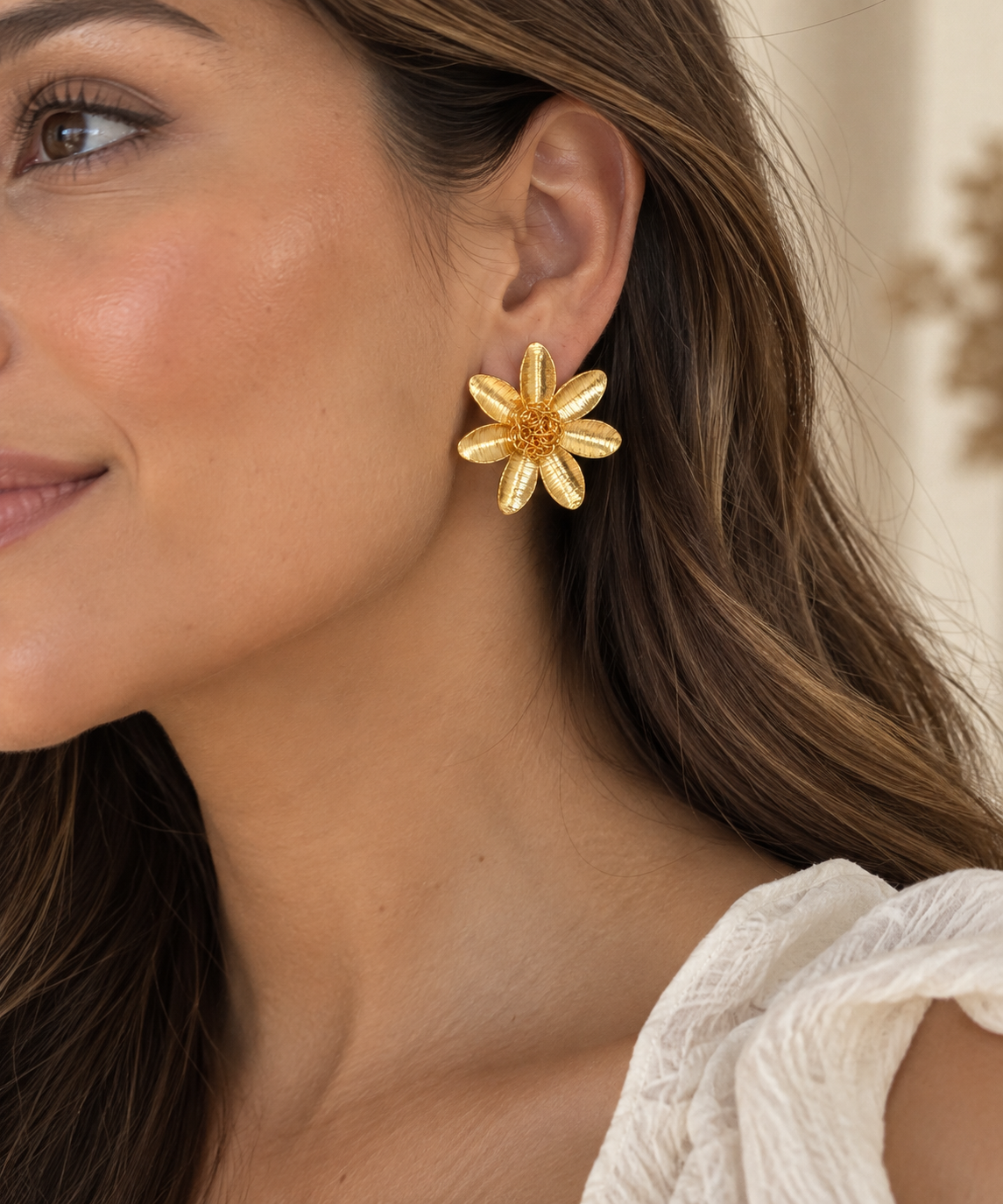 Golden Daisy Nest Studs