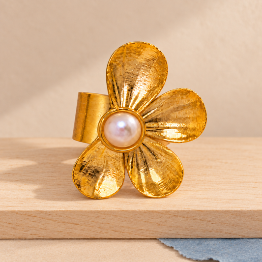 Golden Radiant Petal Ring